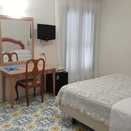 מלון La Badia סורנטו
