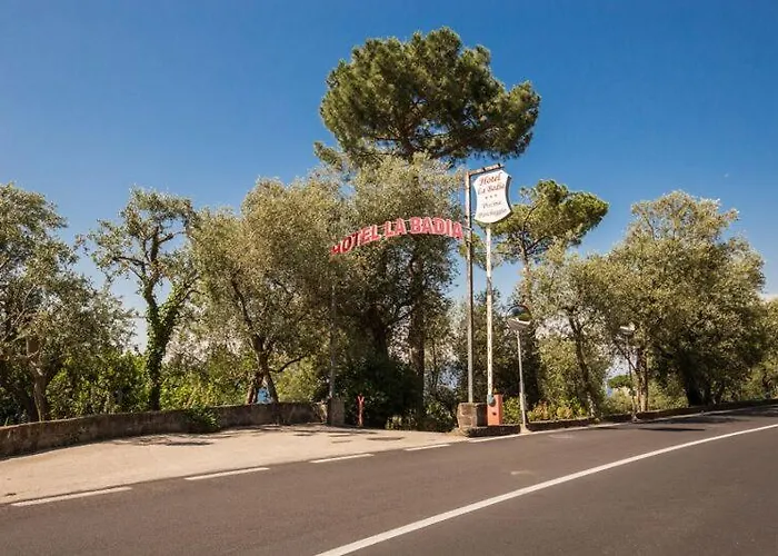 מלון La Badia סורנטו