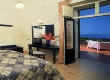 La Badia Hotell 3*