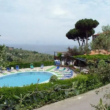 La Badia فندق
